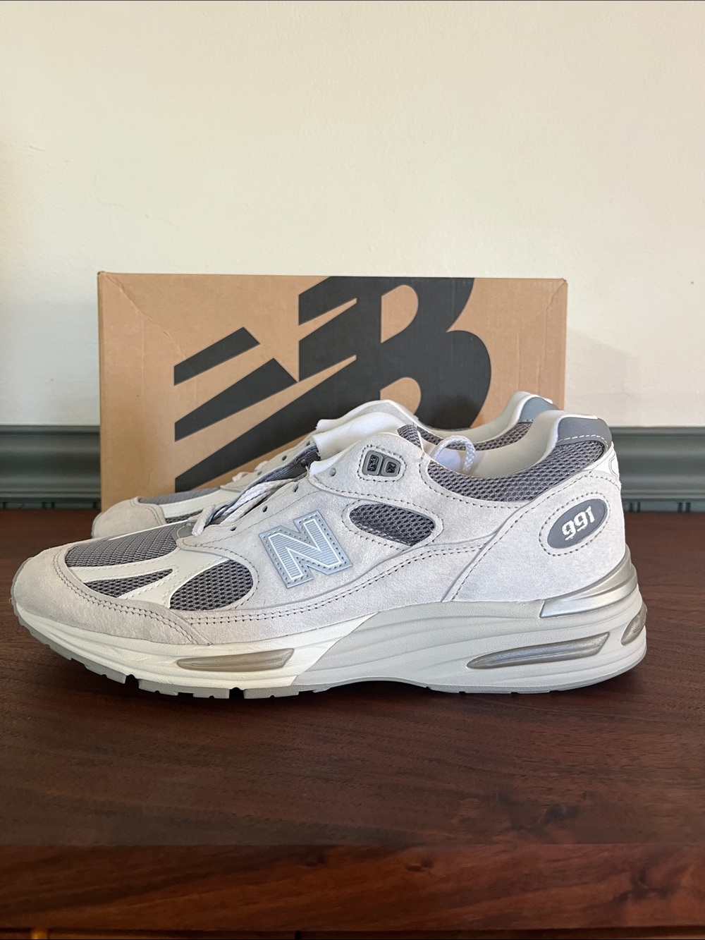 Rare New Balance Limited Edition 991v2 - made in UK - size 8men/9.5women